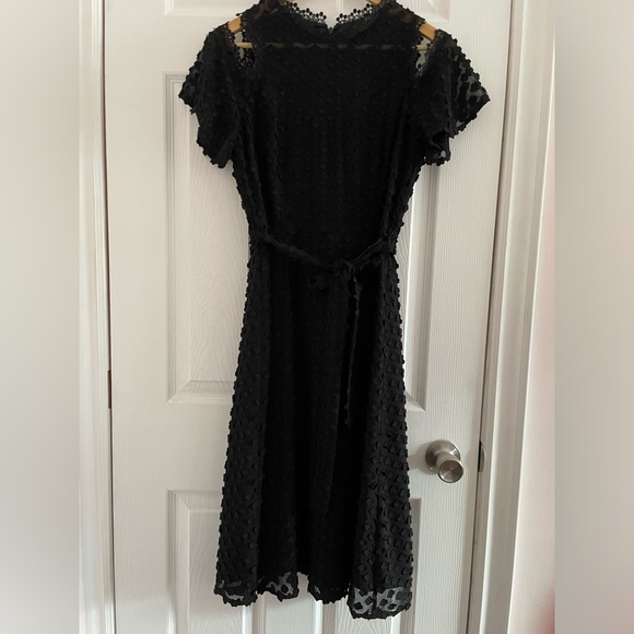Ivanka Trump Black Cold Shoulders Flower Appliqué Dress Size 2 - Picture 3 of 10